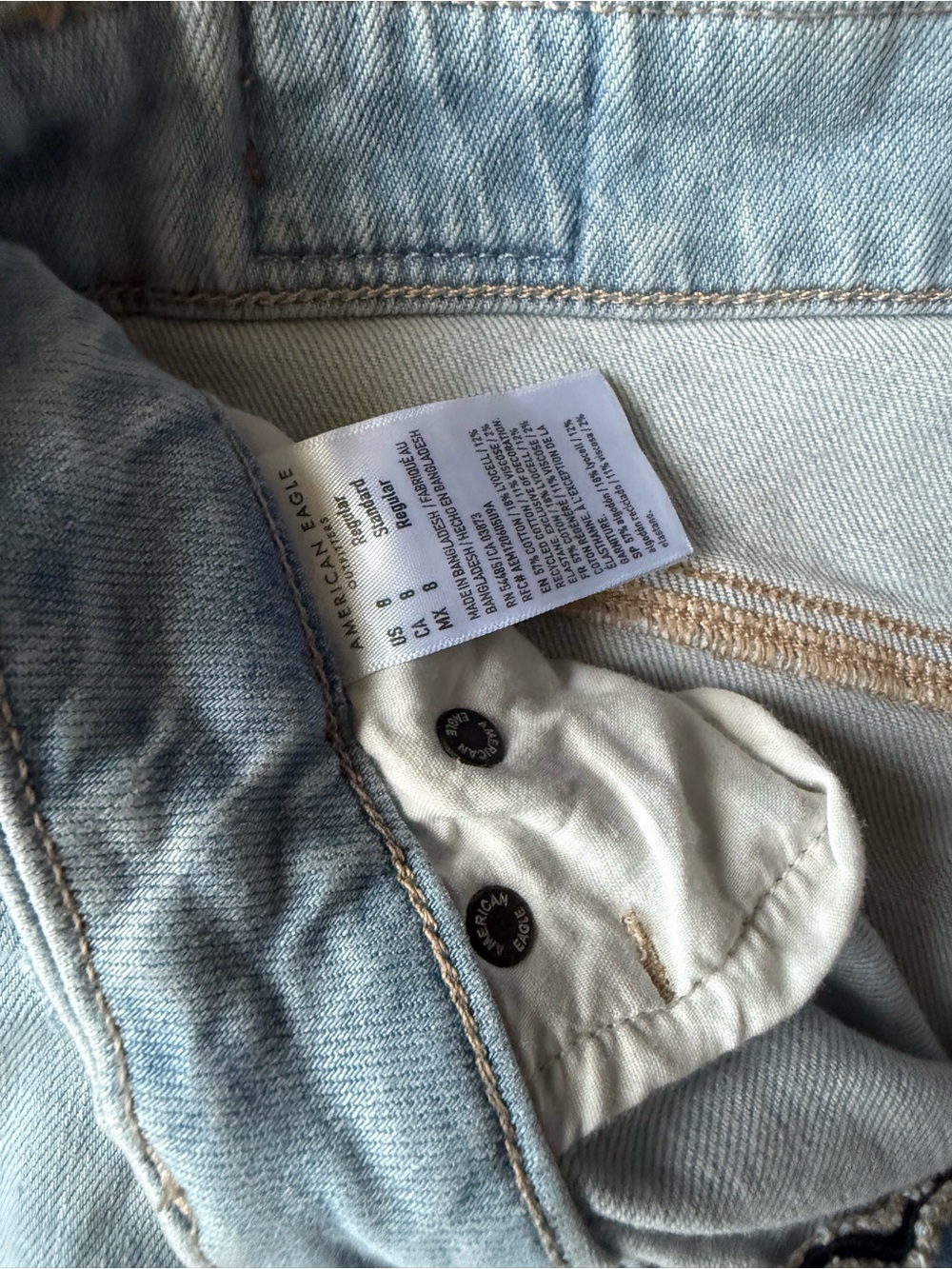Women's American Eagle Outfitters Light Blue Distressed Relaxed Jeans - Picture 3 of 5